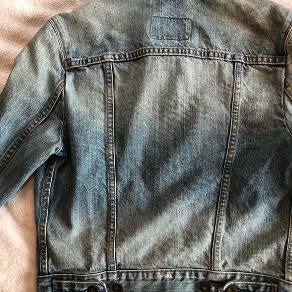 Levi’s Denim Jacket size Small - great condition! - Picture 2 of 5